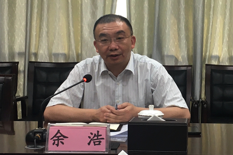 市教育局来校调研2.jpg